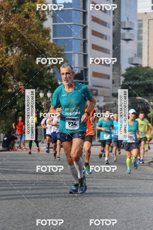 Buy your photos of the eventMeia Maratona Internacional de Curitiba 2018 on Fotop