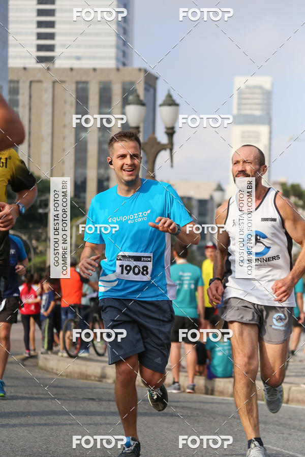 Buy your photos of the eventMeia Maratona Internacional de Curitiba 2018 on Fotop
