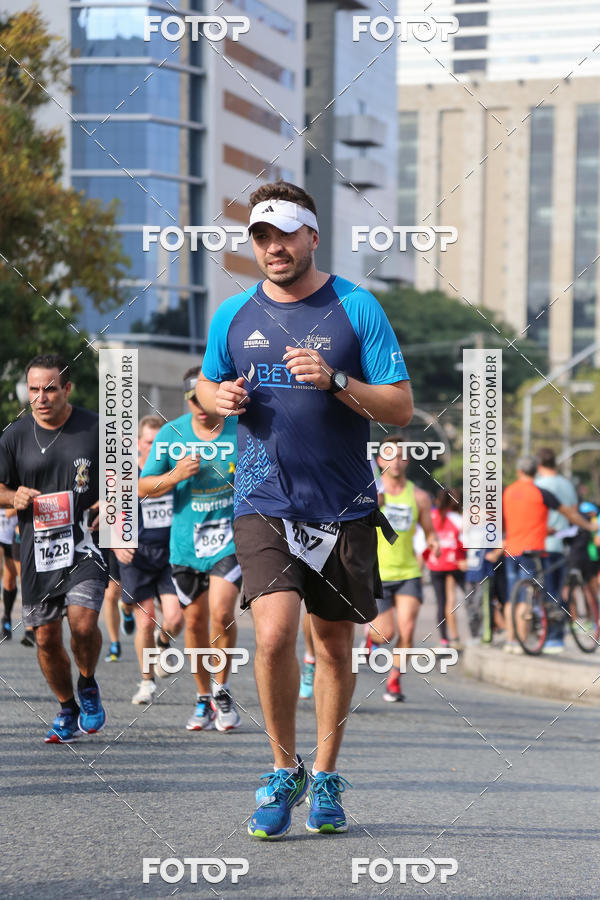Buy your photos of the eventMeia Maratona Internacional de Curitiba 2018 on Fotop