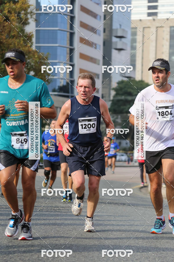 Buy your photos of the eventMeia Maratona Internacional de Curitiba 2018 on Fotop