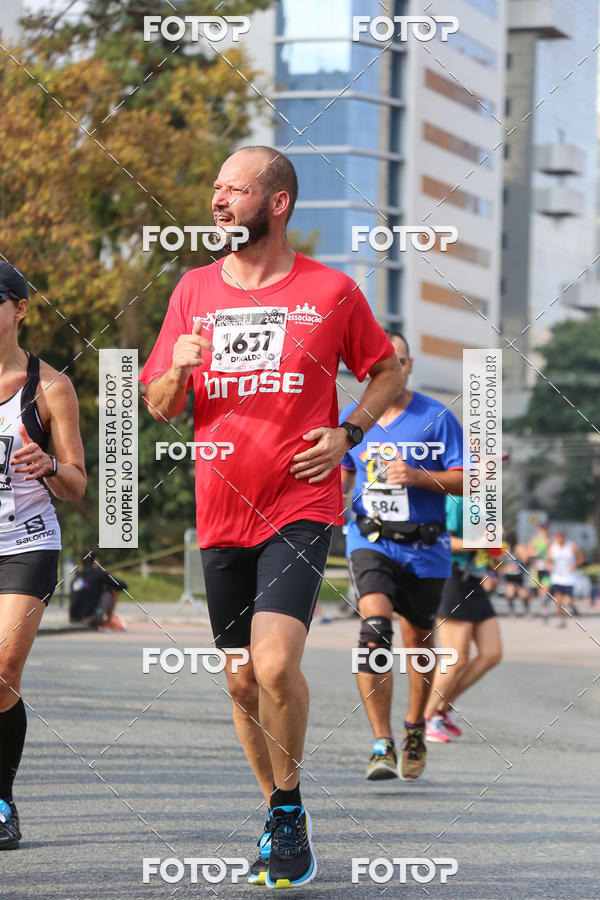 Buy your photos of the eventMeia Maratona Internacional de Curitiba 2018 on Fotop