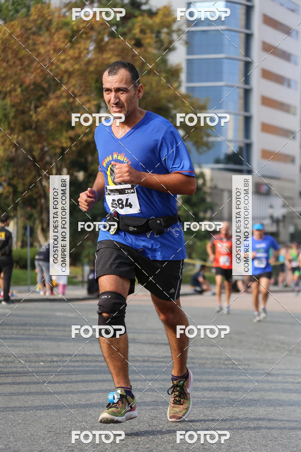 Buy your photos of the eventMeia Maratona Internacional de Curitiba 2018 on Fotop