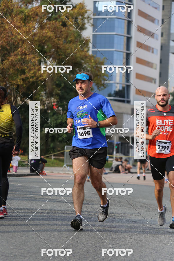 Buy your photos of the eventMeia Maratona Internacional de Curitiba 2018 on Fotop