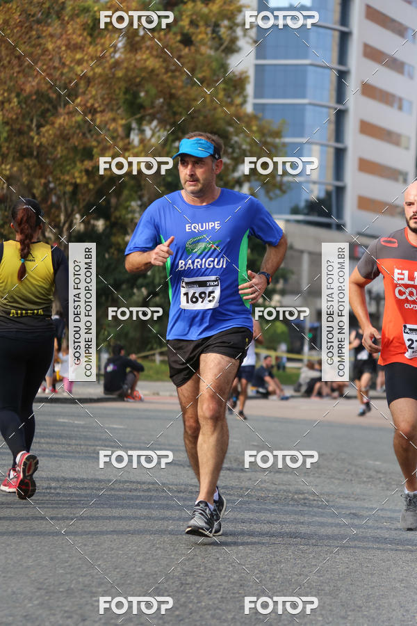 Buy your photos of the eventMeia Maratona Internacional de Curitiba 2018 on Fotop