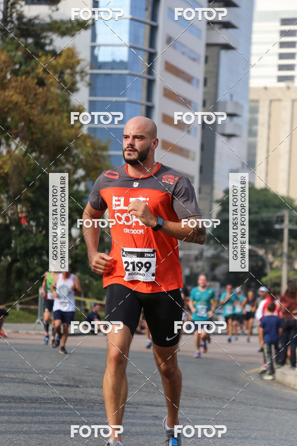 Buy your photos of the eventMeia Maratona Internacional de Curitiba 2018 on Fotop