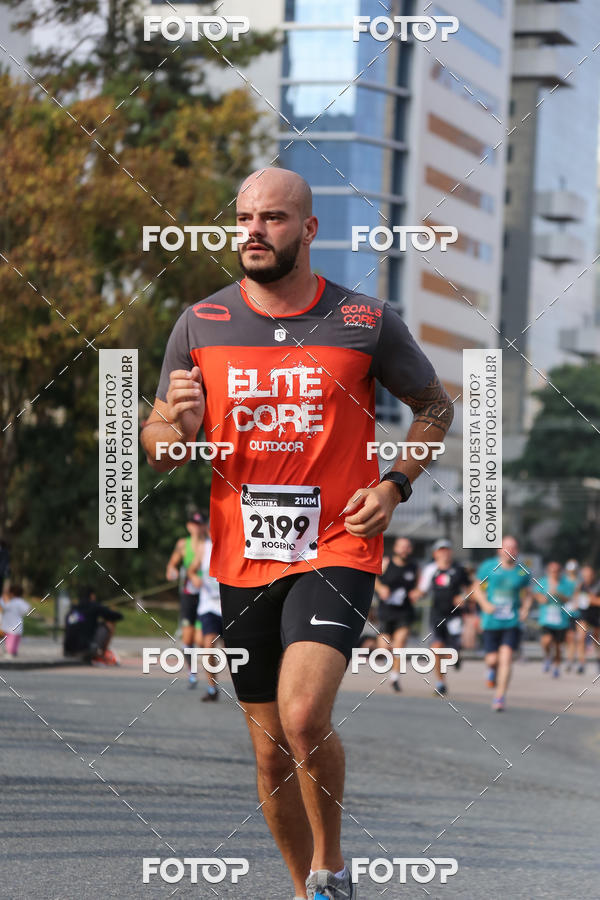 Buy your photos of the eventMeia Maratona Internacional de Curitiba 2018 on Fotop