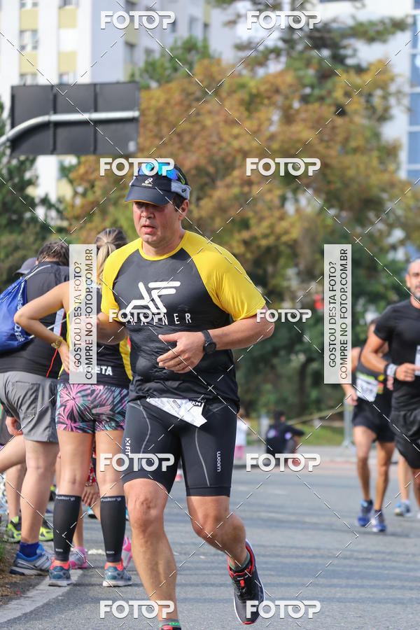 Buy your photos of the eventMeia Maratona Internacional de Curitiba 2018 on Fotop