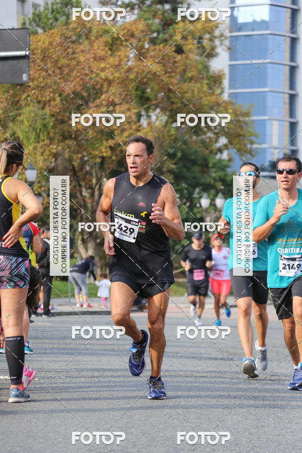 Buy your photos of the eventMeia Maratona Internacional de Curitiba 2018 on Fotop