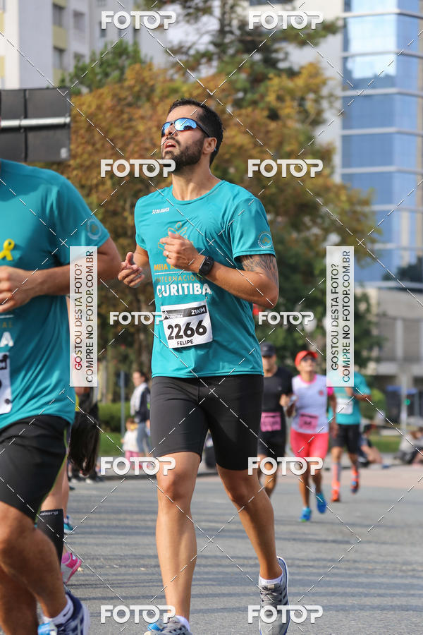 Buy your photos of the eventMeia Maratona Internacional de Curitiba 2018 on Fotop