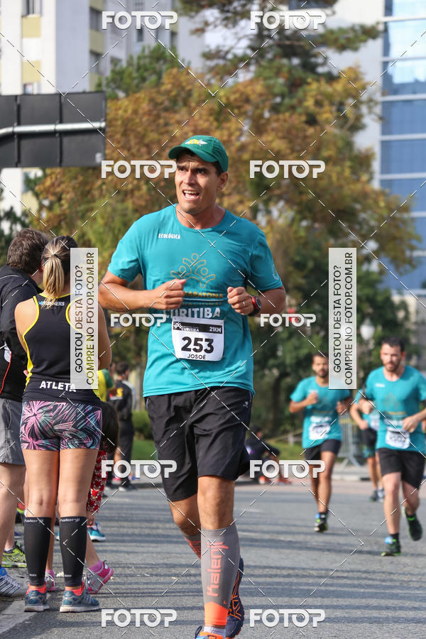 Buy your photos of the eventMeia Maratona Internacional de Curitiba 2018 on Fotop