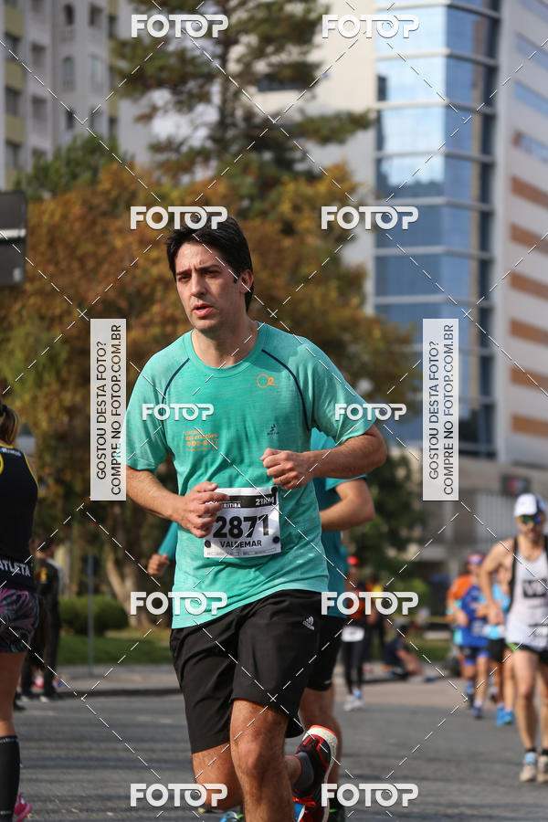 Buy your photos of the eventMeia Maratona Internacional de Curitiba 2018 on Fotop