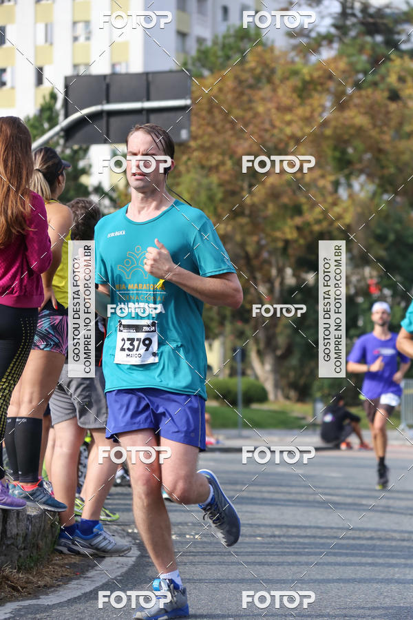 Buy your photos of the eventMeia Maratona Internacional de Curitiba 2018 on Fotop