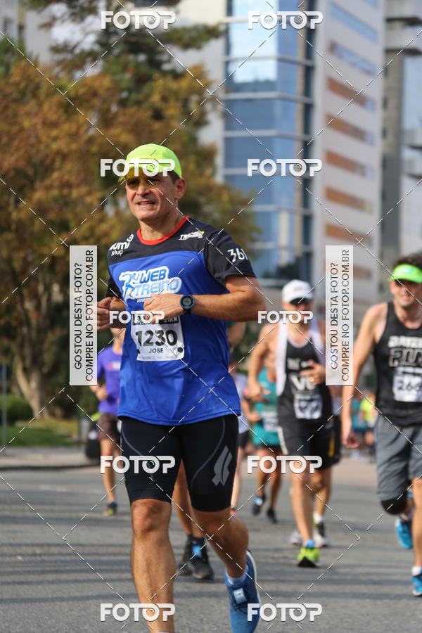 Buy your photos of the eventMeia Maratona Internacional de Curitiba 2018 on Fotop