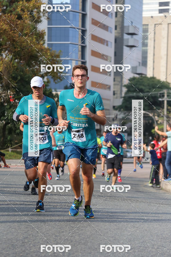 Buy your photos of the eventMeia Maratona Internacional de Curitiba 2018 on Fotop