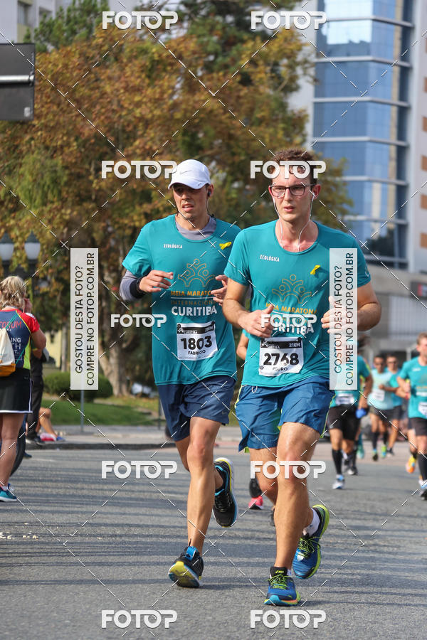 Buy your photos of the eventMeia Maratona Internacional de Curitiba 2018 on Fotop