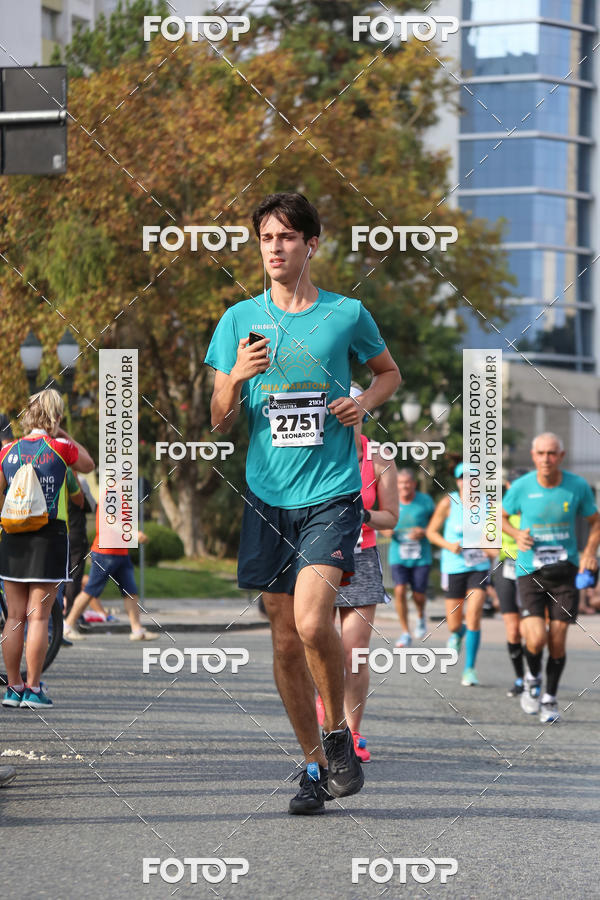 Buy your photos of the eventMeia Maratona Internacional de Curitiba 2018 on Fotop