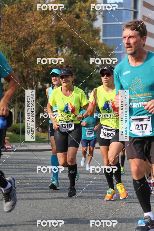 Buy your photos of the eventMeia Maratona Internacional de Curitiba 2018 on Fotop