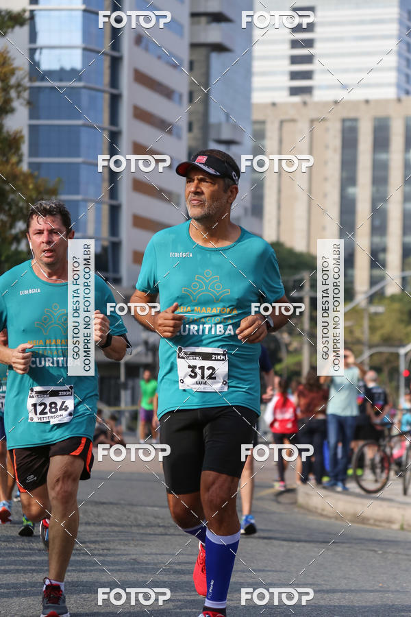 Buy your photos of the eventMeia Maratona Internacional de Curitiba 2018 on Fotop