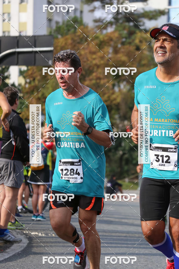 Buy your photos of the eventMeia Maratona Internacional de Curitiba 2018 on Fotop