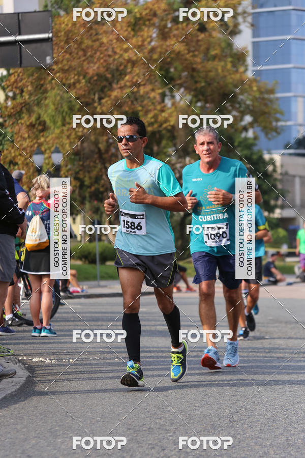 Buy your photos of the eventMeia Maratona Internacional de Curitiba 2018 on Fotop