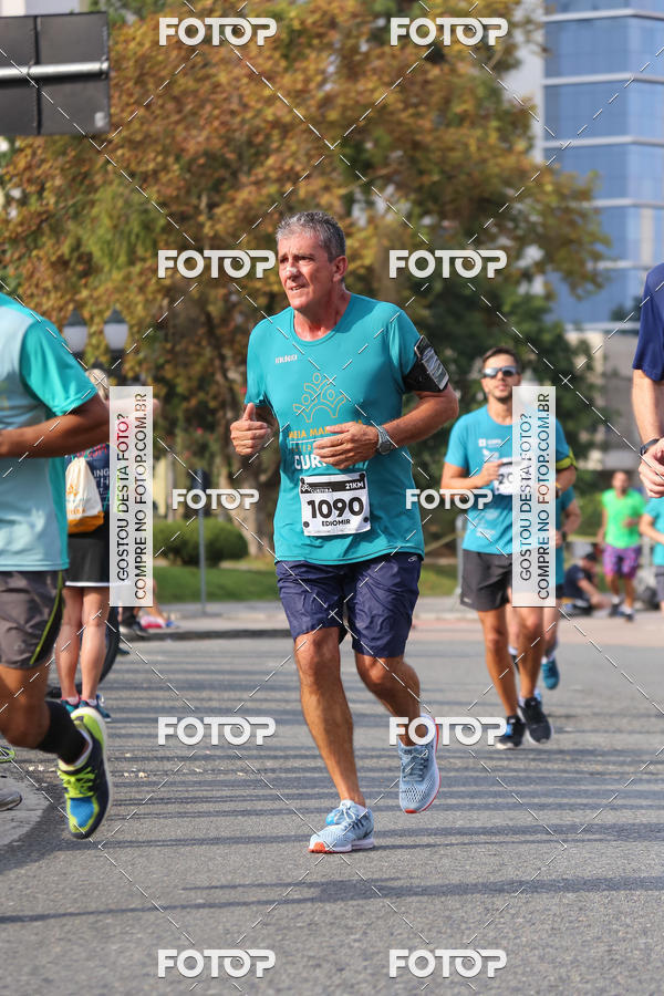 Buy your photos of the eventMeia Maratona Internacional de Curitiba 2018 on Fotop