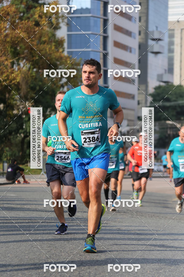 Buy your photos of the eventMeia Maratona Internacional de Curitiba 2018 on Fotop