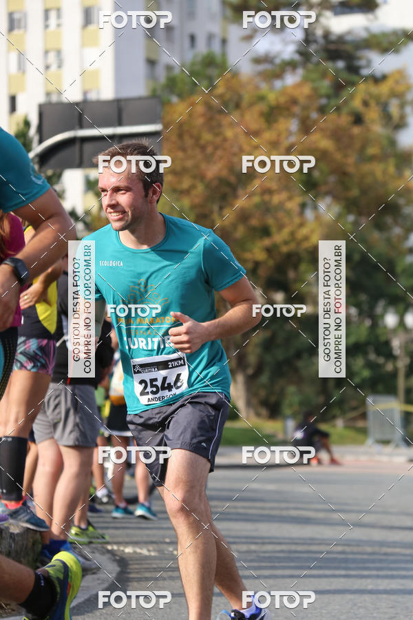 Buy your photos of the eventMeia Maratona Internacional de Curitiba 2018 on Fotop