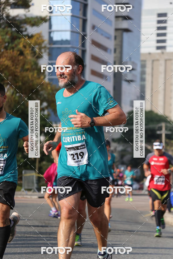 Buy your photos of the eventMeia Maratona Internacional de Curitiba 2018 on Fotop