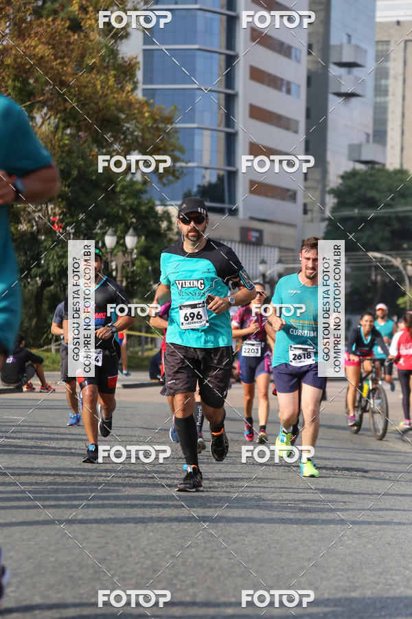Buy your photos of the eventMeia Maratona Internacional de Curitiba 2018 on Fotop