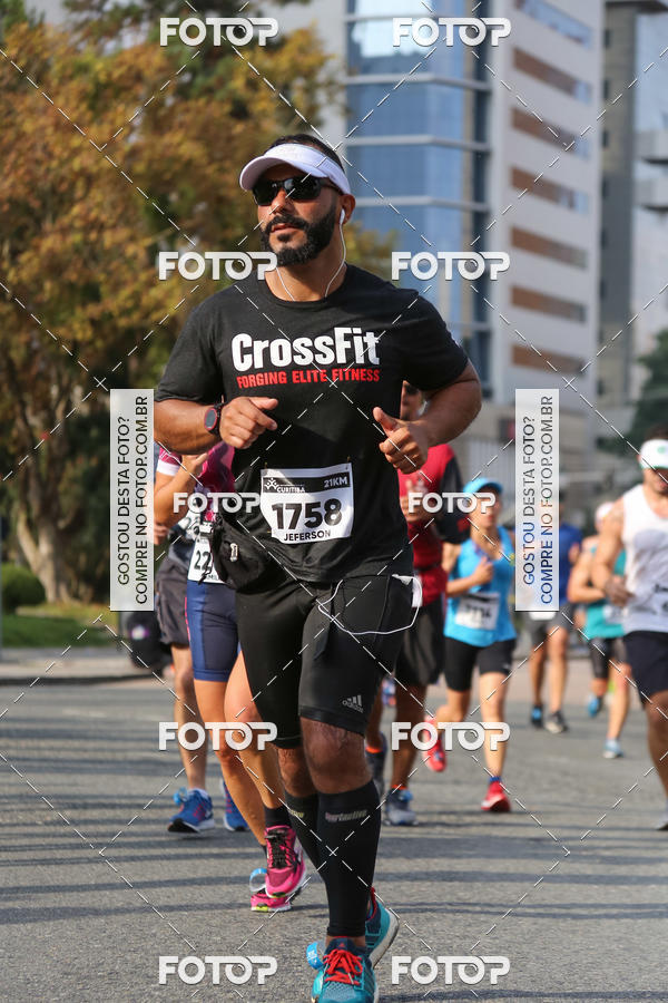 Buy your photos of the eventMeia Maratona Internacional de Curitiba 2018 on Fotop