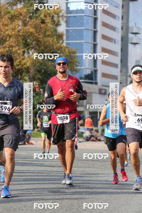 Buy your photos of the eventMeia Maratona Internacional de Curitiba 2018 on Fotop