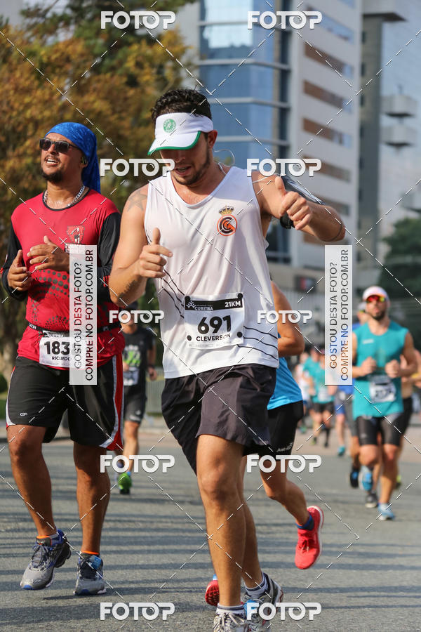 Buy your photos of the eventMeia Maratona Internacional de Curitiba 2018 on Fotop