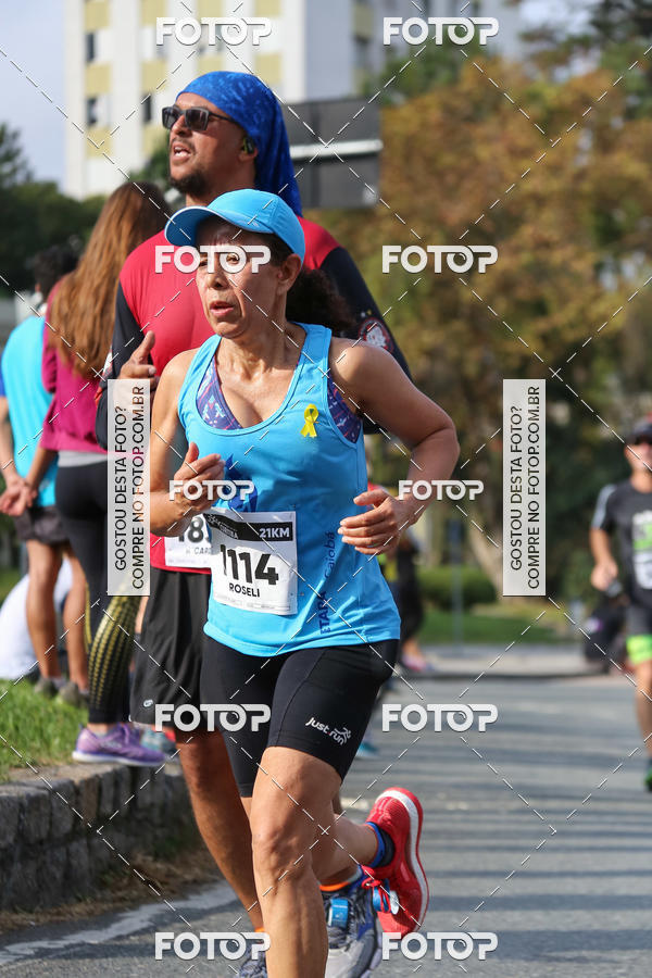 Buy your photos of the eventMeia Maratona Internacional de Curitiba 2018 on Fotop