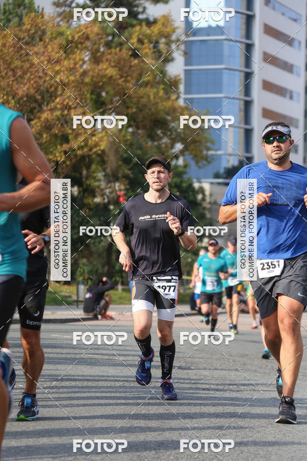 Buy your photos of the eventMeia Maratona Internacional de Curitiba 2018 on Fotop