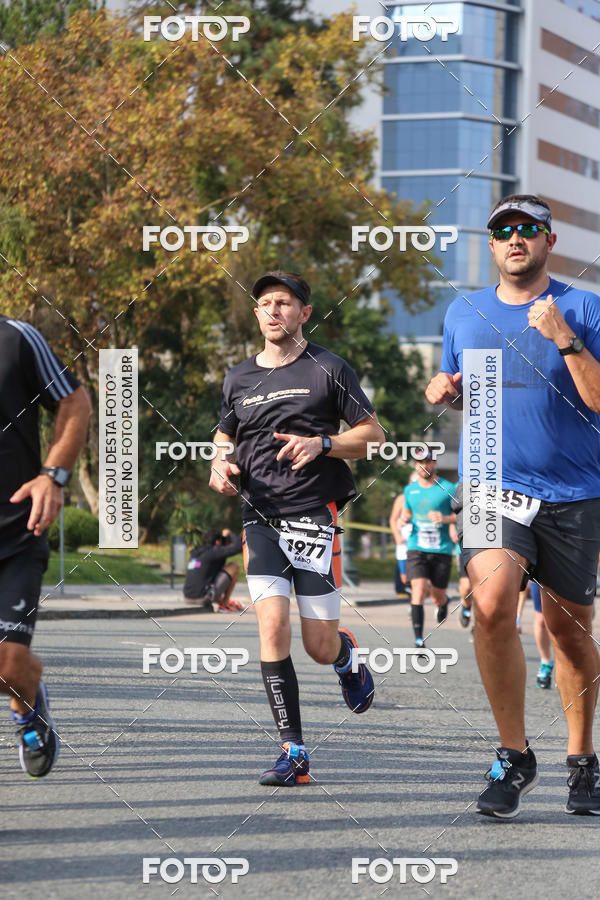 Buy your photos of the eventMeia Maratona Internacional de Curitiba 2018 on Fotop