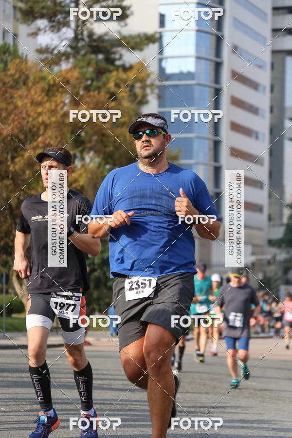 Buy your photos of the eventMeia Maratona Internacional de Curitiba 2018 on Fotop