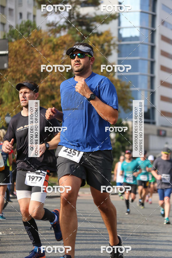 Buy your photos of the eventMeia Maratona Internacional de Curitiba 2018 on Fotop