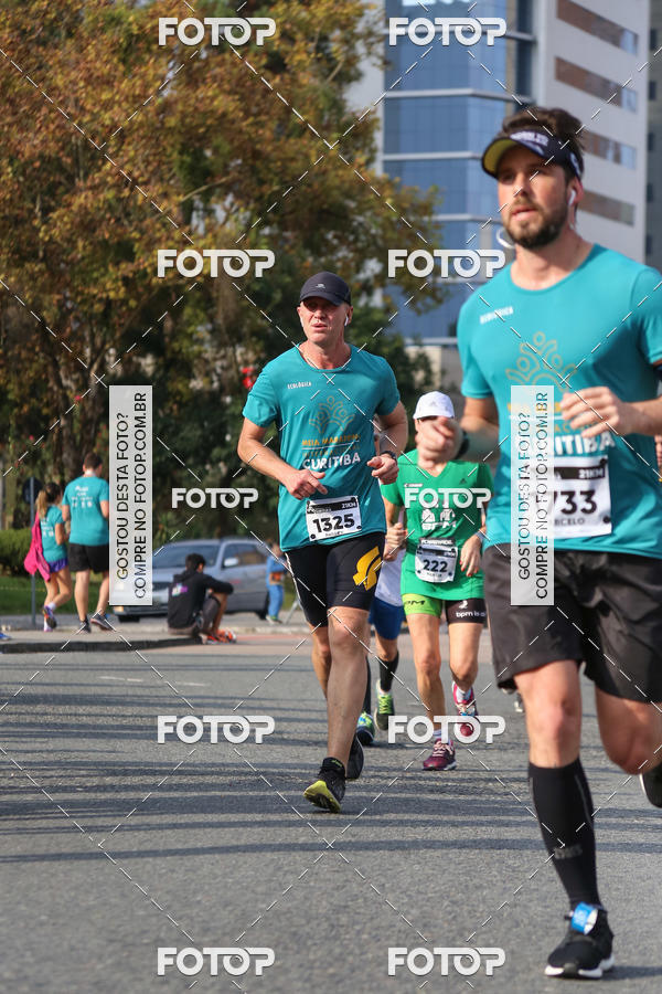 Buy your photos of the eventMeia Maratona Internacional de Curitiba 2018 on Fotop