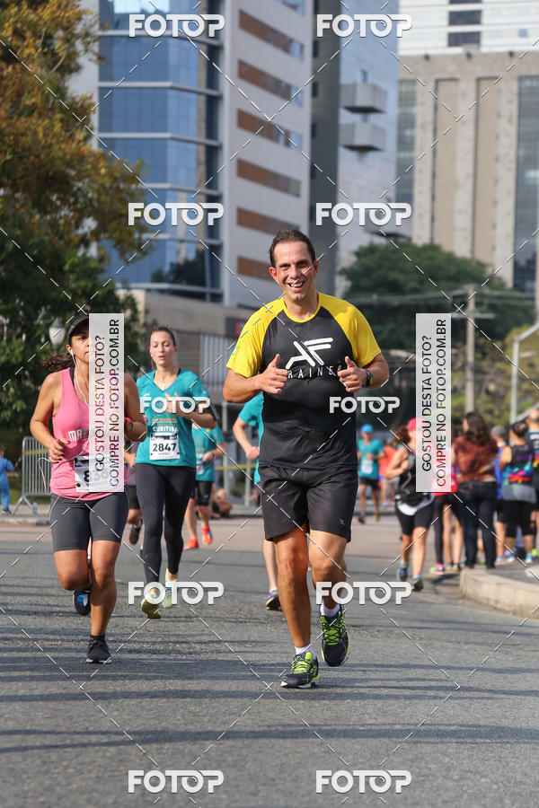Buy your photos of the eventMeia Maratona Internacional de Curitiba 2018 on Fotop