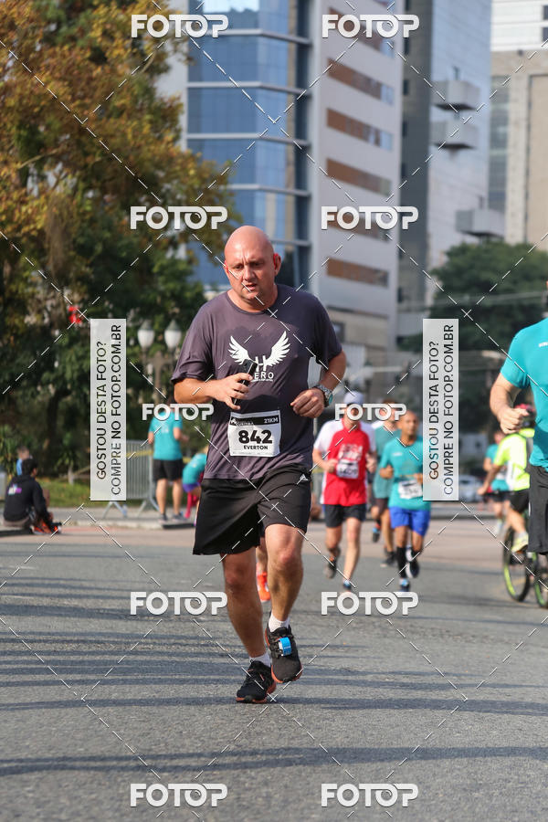 Buy your photos of the eventMeia Maratona Internacional de Curitiba 2018 on Fotop