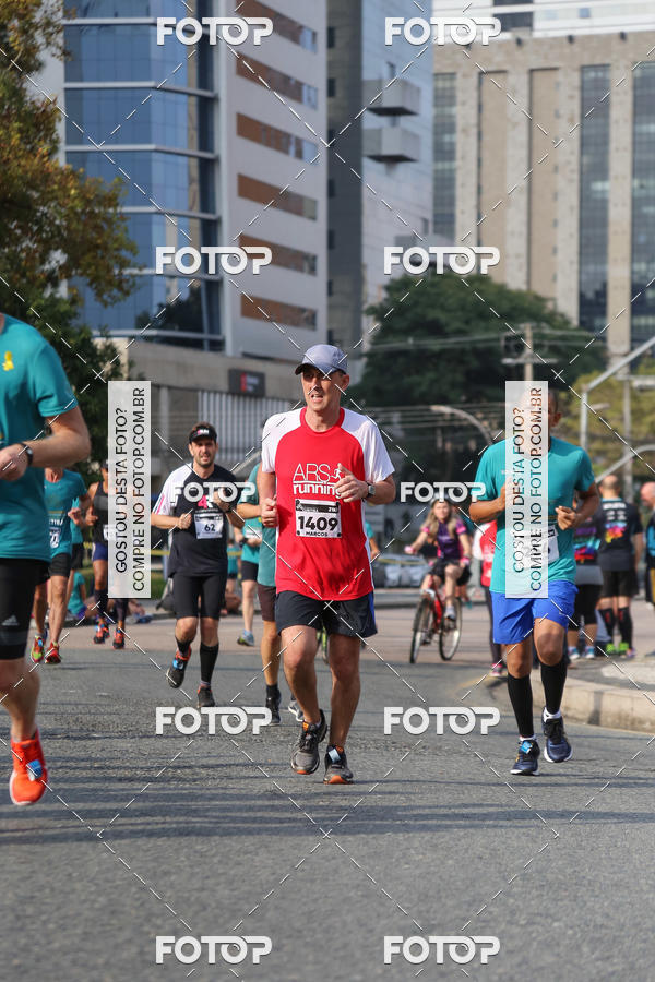 Buy your photos of the eventMeia Maratona Internacional de Curitiba 2018 on Fotop