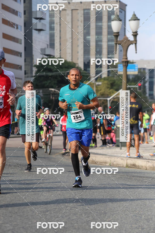 Buy your photos of the eventMeia Maratona Internacional de Curitiba 2018 on Fotop