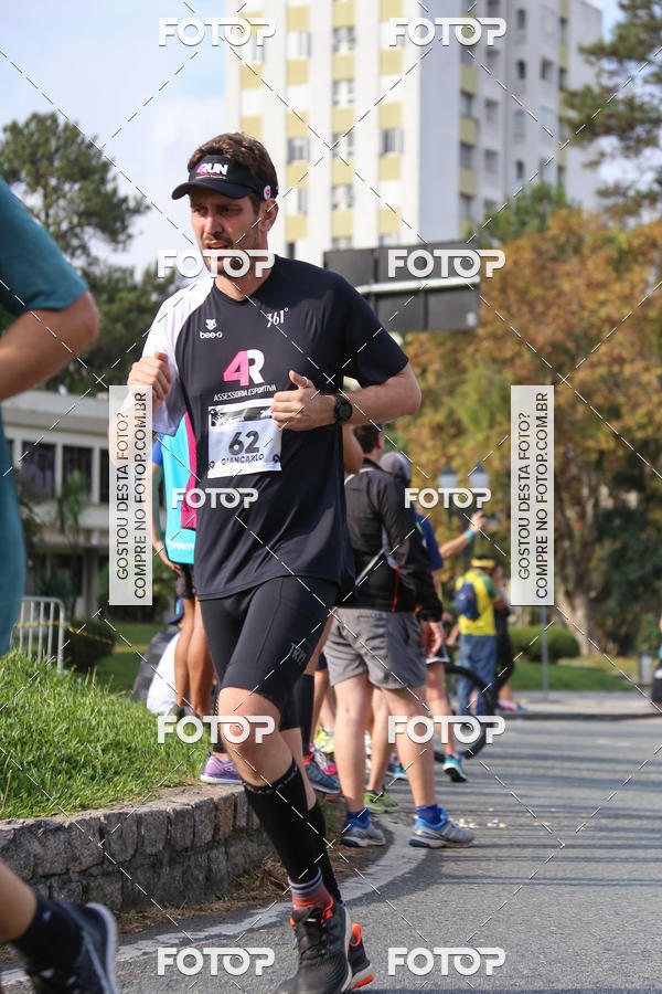 Buy your photos of the eventMeia Maratona Internacional de Curitiba 2018 on Fotop