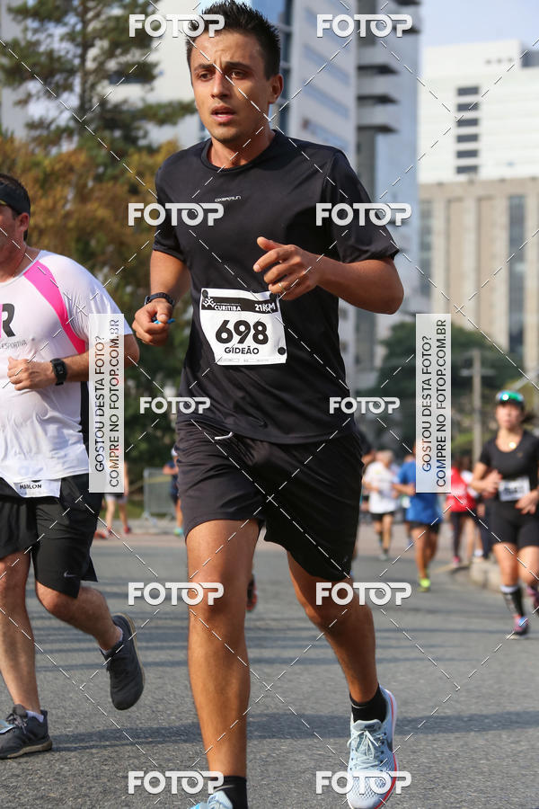 Buy your photos of the eventMeia Maratona Internacional de Curitiba 2018 on Fotop