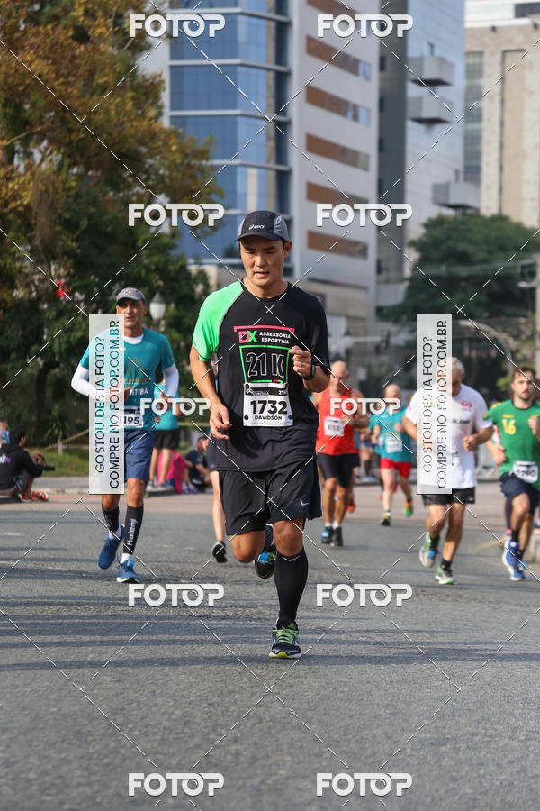 Buy your photos of the eventMeia Maratona Internacional de Curitiba 2018 on Fotop