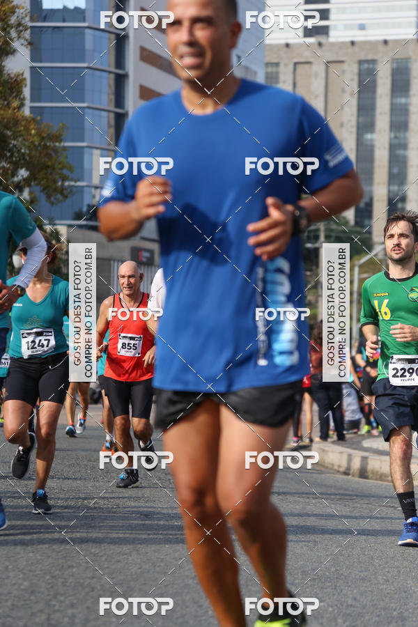 Buy your photos of the eventMeia Maratona Internacional de Curitiba 2018 on Fotop