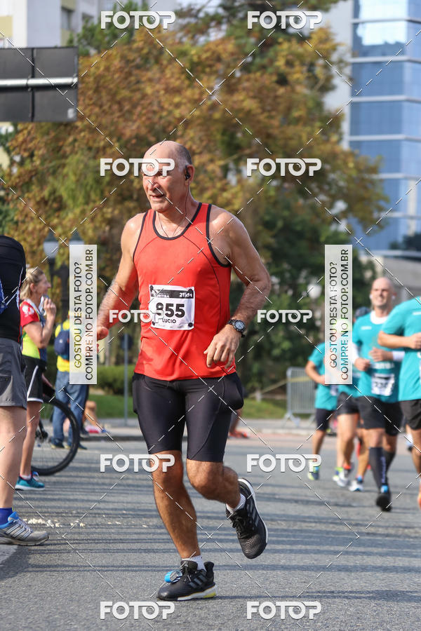 Buy your photos of the eventMeia Maratona Internacional de Curitiba 2018 on Fotop