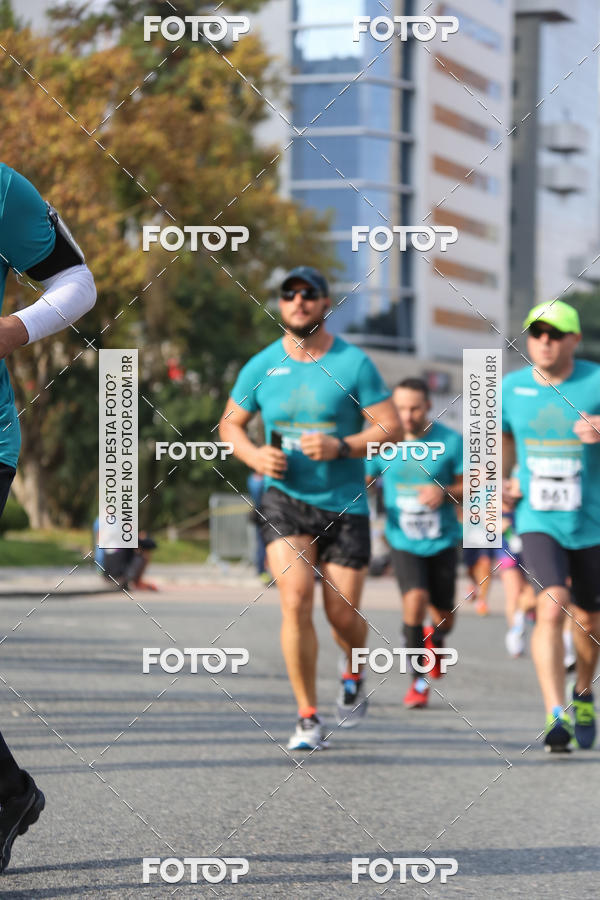 Buy your photos of the eventMeia Maratona Internacional de Curitiba 2018 on Fotop