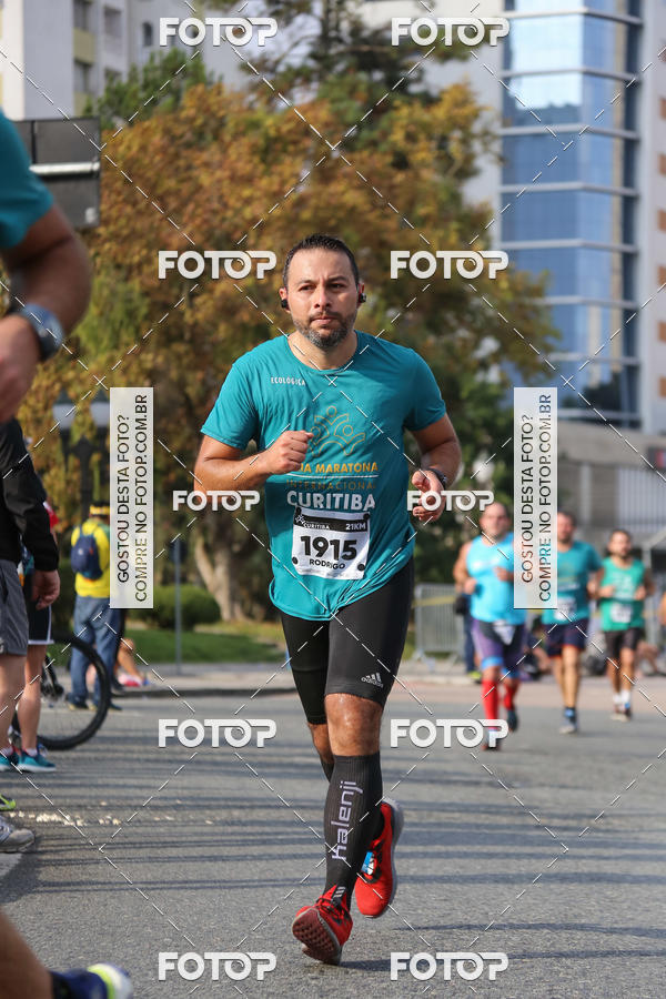 Buy your photos of the eventMeia Maratona Internacional de Curitiba 2018 on Fotop