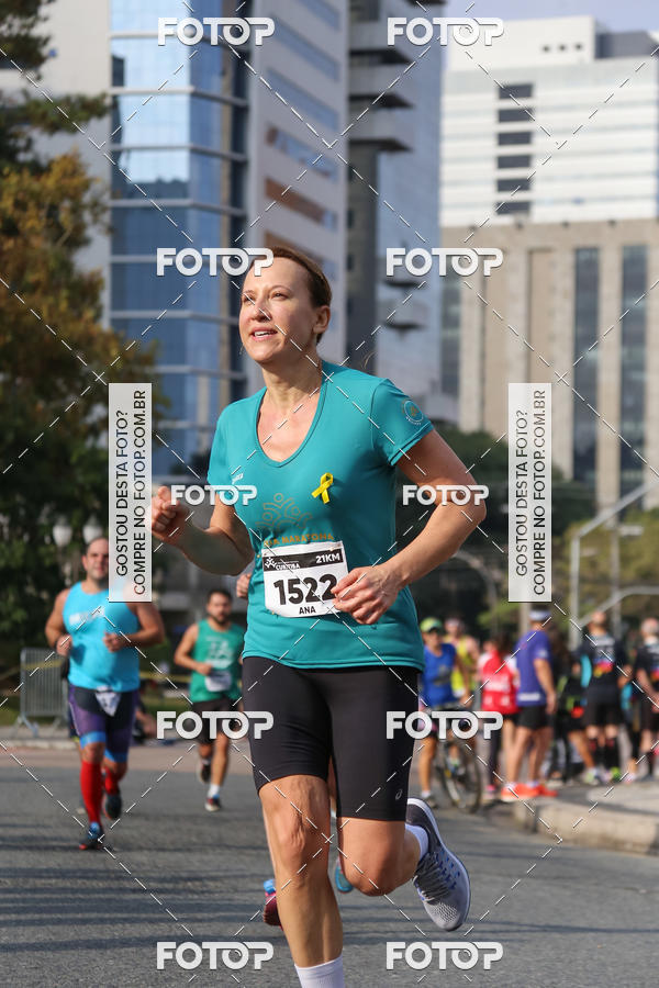 Buy your photos of the eventMeia Maratona Internacional de Curitiba 2018 on Fotop